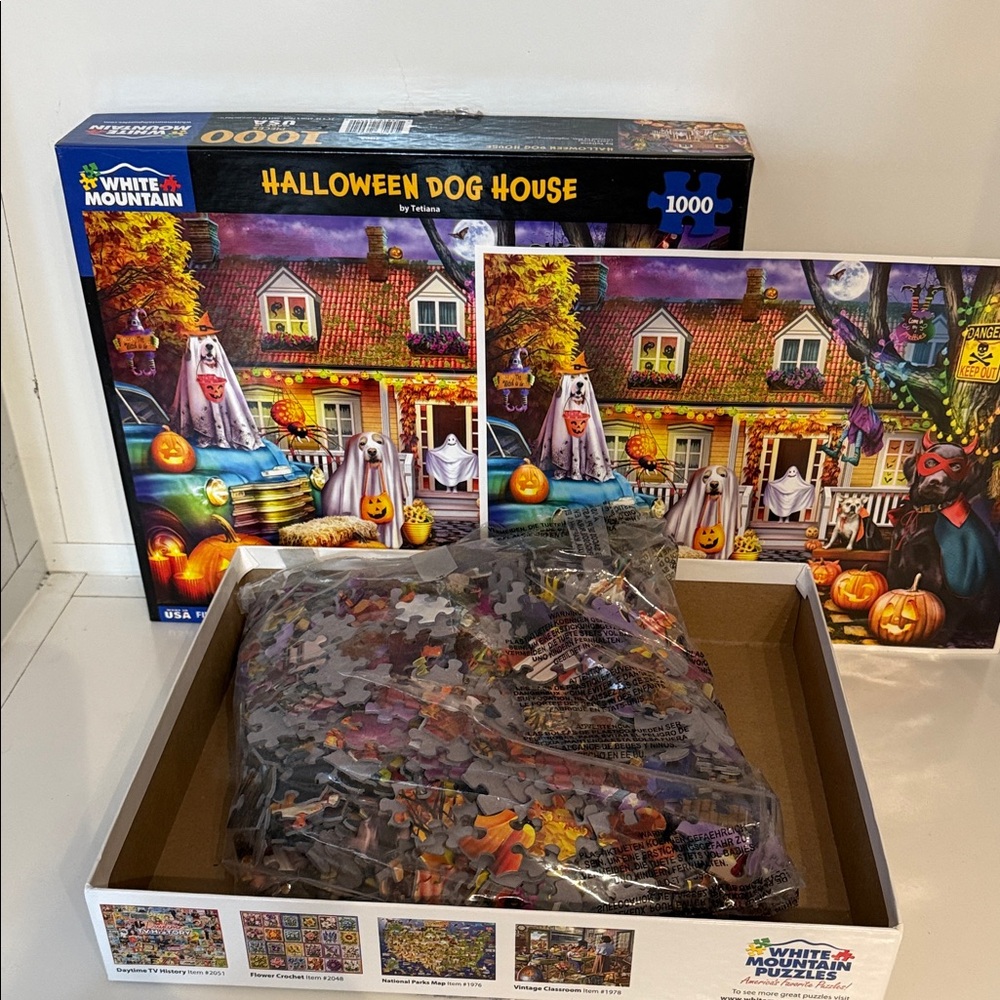 White Mountain Halloween Dog House jigsaw puzzle 1000 pieces🔴2/$25🔴 - Picture 3 of 3